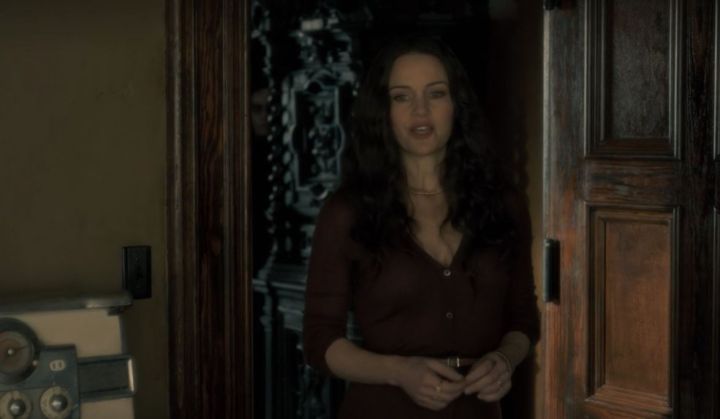 ‘Hill House’ Fans Have Found All Those Hidden Ghosts So You Don’t Have To