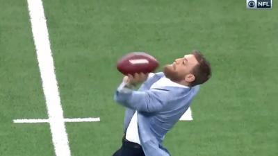 Conor McGregor Can’t Throw For Shit