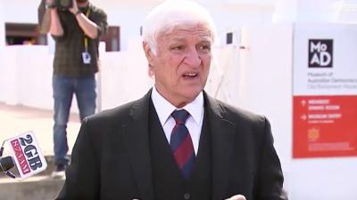 Here’s Bob Katter Suggesting The Way To Fix A Drought Is To Add Water