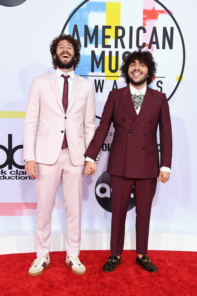 Here’s Every Absolutely Bonkers Red Carpet Look From The American Music Awards