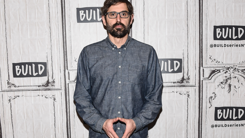 Yr Fave Brit Louis Theroux Is Premiering His New Polyamory Doco In Aus