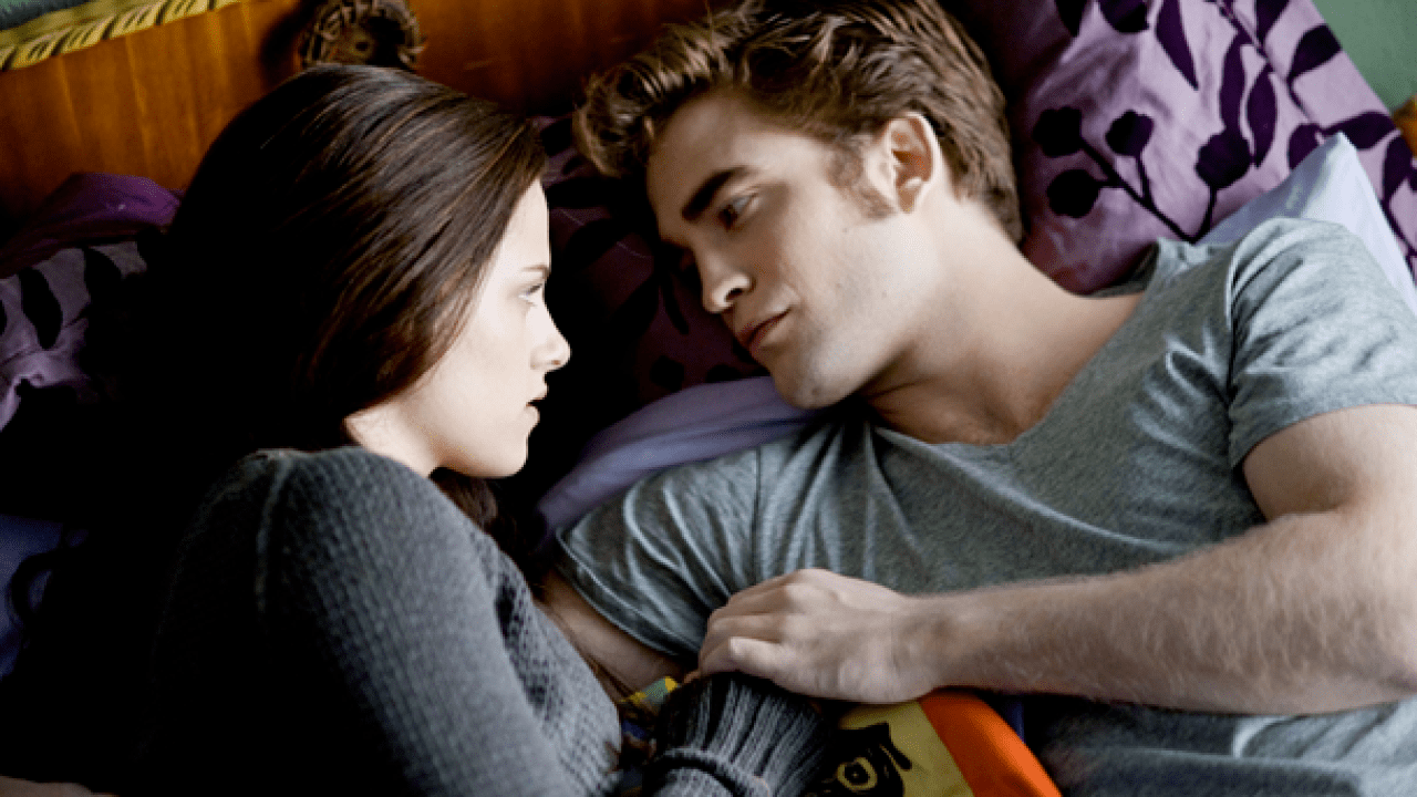 ‘Twilight’ Fans Now Know Exactly How Bloodless Vampire Edward Got His Dick Hard