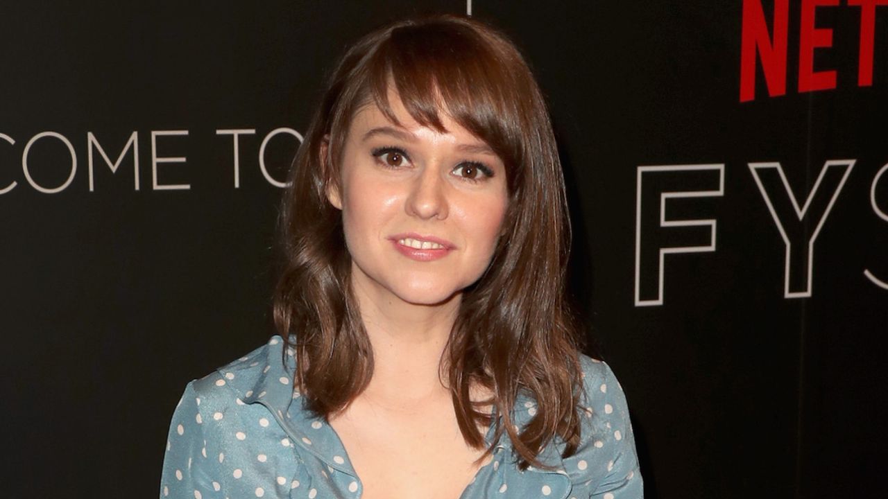 ‘Love’ Fave Claudia O’Doherty To Star In ABC’s Batshit Beauty Vlogger Series