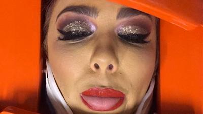 The Internet’s Losing It Over Aussie Chick’s Flawless Post-Accident Makeup