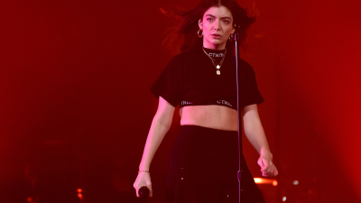 Lorde Accuses Kanye & Kid Cudi Of Stealing Her ‘Melodrama’ Stage Design