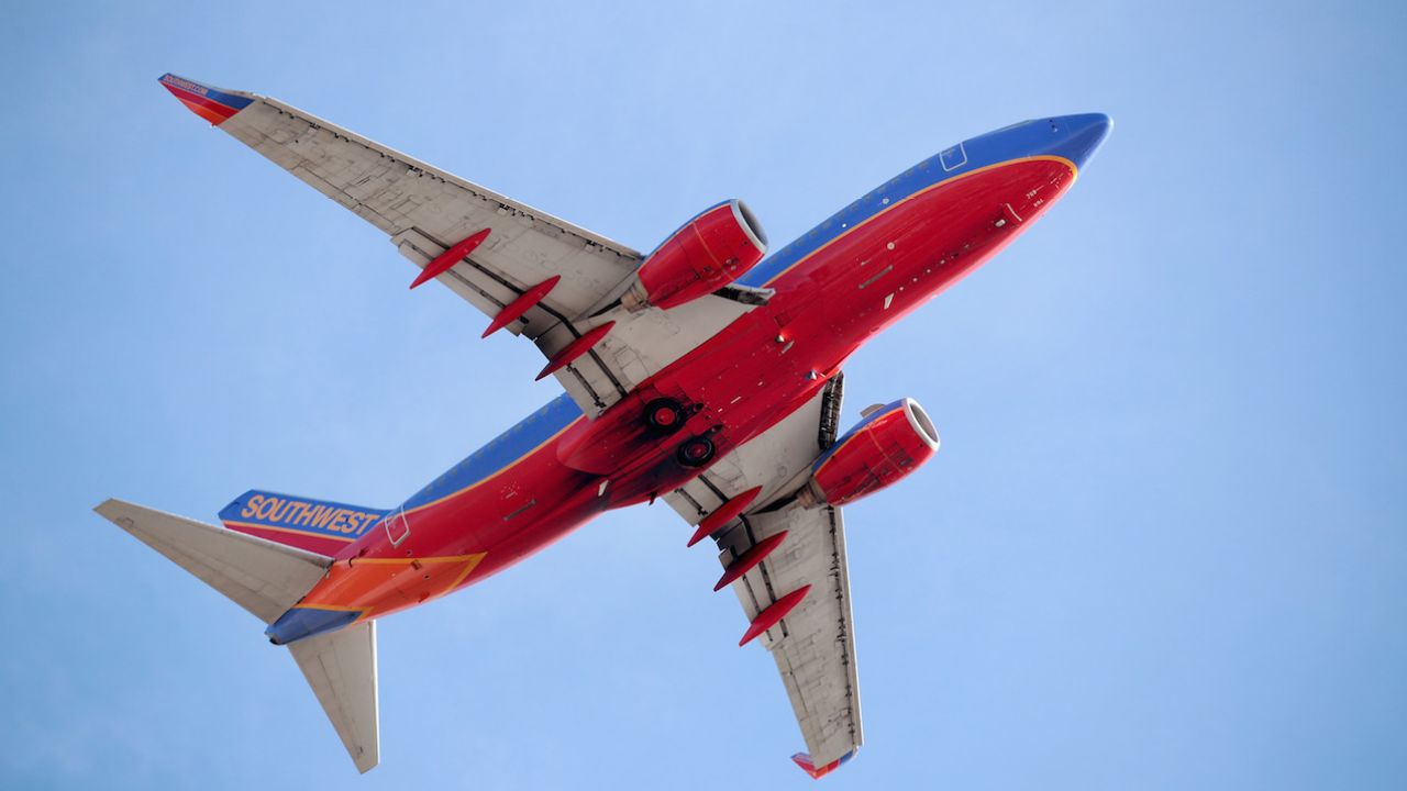 US Airline Apologises After Staff Member Openly Mocks Kid Named ‘Abcde’