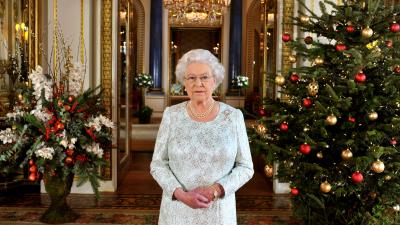 The Queen Reportedly Has A V. Wacky Rule She Makes Her Fam Follow On Xmas Day