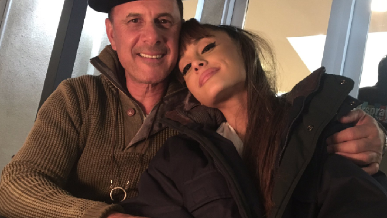 Ariana Grande Had A Cute Convo With Her Estranged Dad On Christmas Day