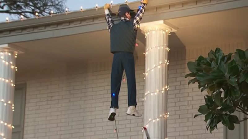 US Man Calls Cops After Trying To Save Xmas Decoration He Thought Was Real