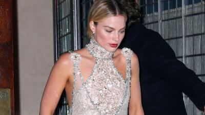 Margot Robbie Shut Down The ‘Queen Of Scots’ Premiere In A Chanel ‘Naked Dress’