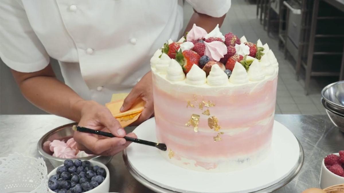 How To Decorate A Cake With Edible Gold