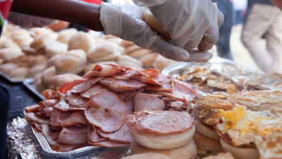 This QLD Town Just Broke The Record For The World’s Largest Bacon Brekkie