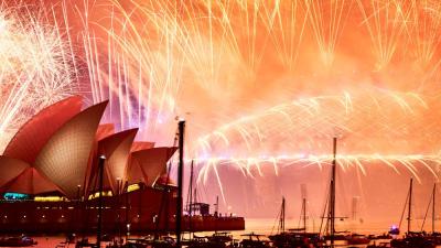 Here Are Some Stunning Shots Of Sydney’s New Year’s Eve Fireworks Display
