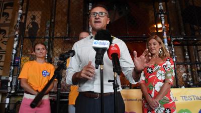 Di Natale Slams “Wilful Ignorance” Of Pill Testing At Student Campaign Launch