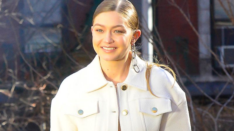 Gigi Hadid’s Belly Button Is Somehow Missing In This Crop Top Optical Illusion