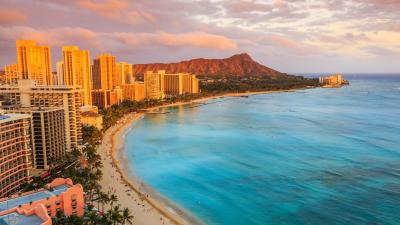 Jetstar Is Slinging $259 Flights To Hawaii RN So Pack Up And Go Get Lei’d