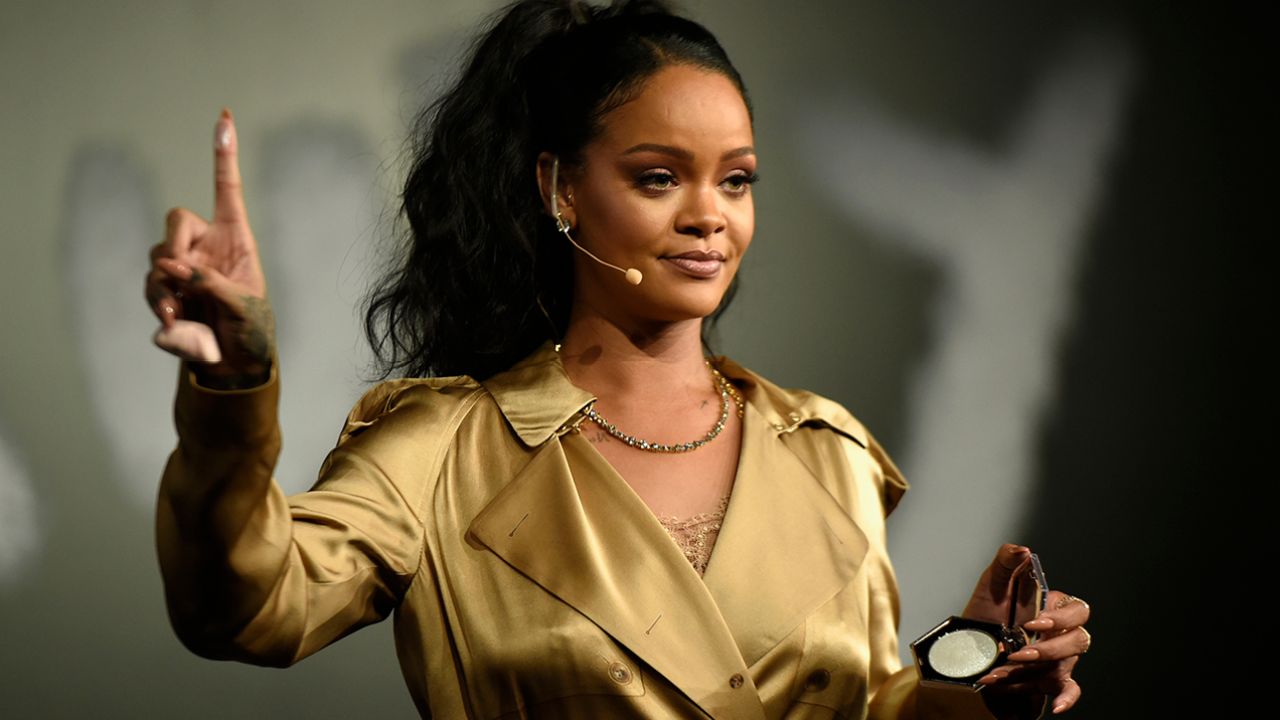 Rihanna’s Suing Her Dad For Doing A Dodgy On Her Fenty Empire