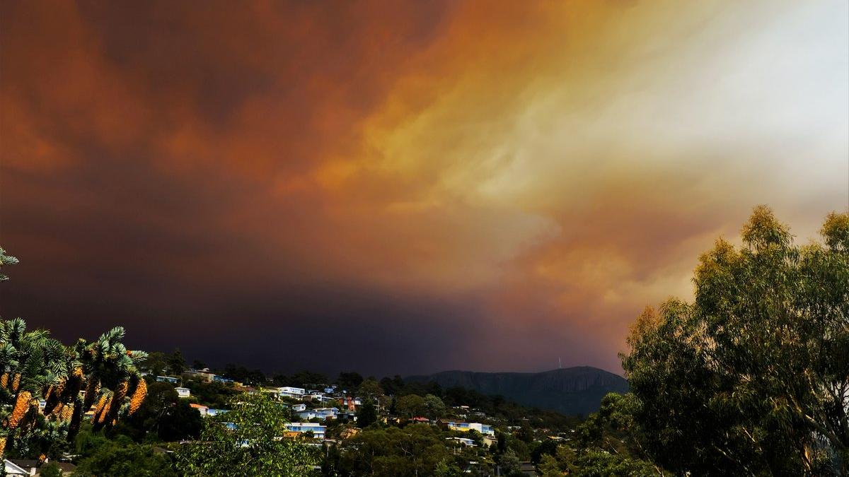 tasmania bushfires apocalyptic smoke hobart