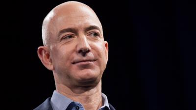 Jeff Bezos Posts His Own Odd Sexts After Alleged Blackmail Attempt