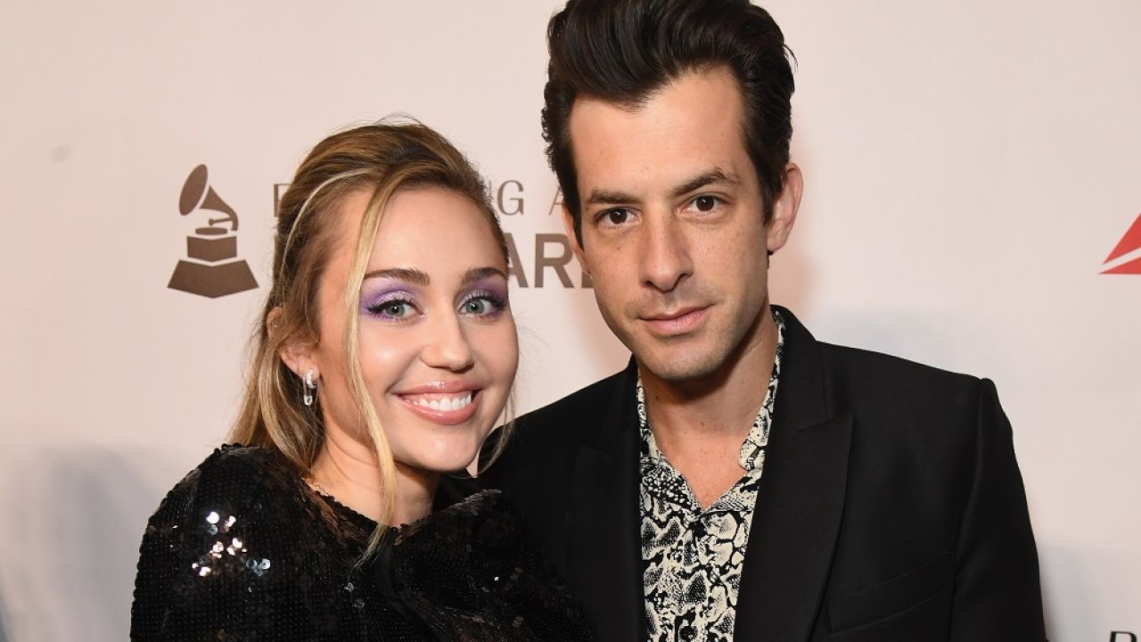 Miley Cyrus Gave Mark Ronson A Weed Bouquet For Valentine’s Day