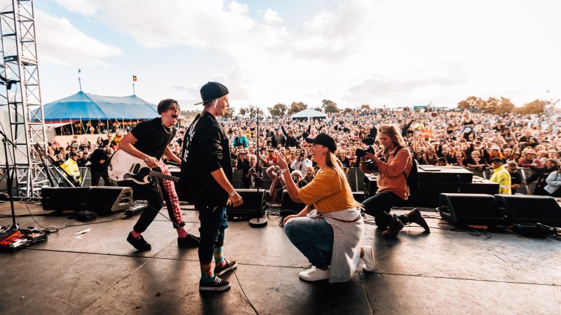 This Proposal During Yungblud’s Set At Party In The Paddock Is V. Wholesome