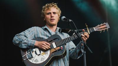 Johnny Flynn To Play Bowie In A Biopic That’ll Put On Its Red Shoes & Dance