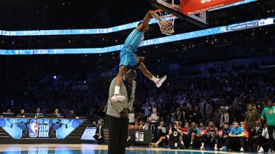 A Rookie Won This Year’s Slam Dunk Comp By Jumping Clean Over Shaq