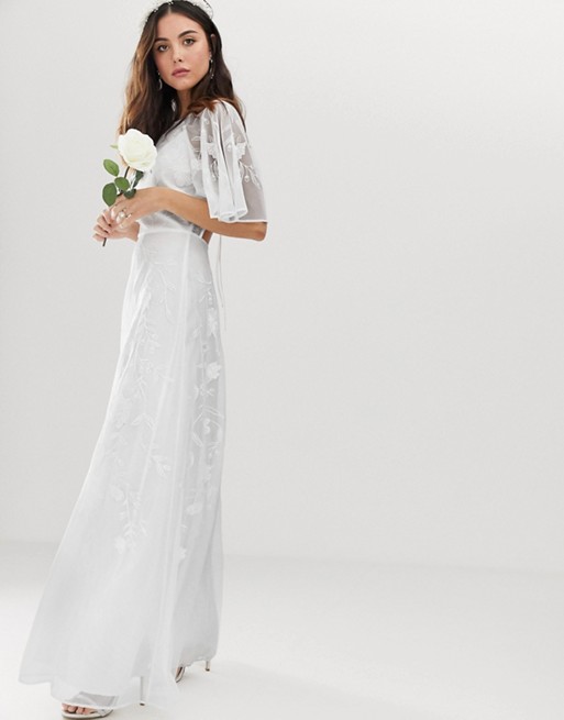 20 Of The Most Heavenly Wedding Dresses For 16+ Sized Brides