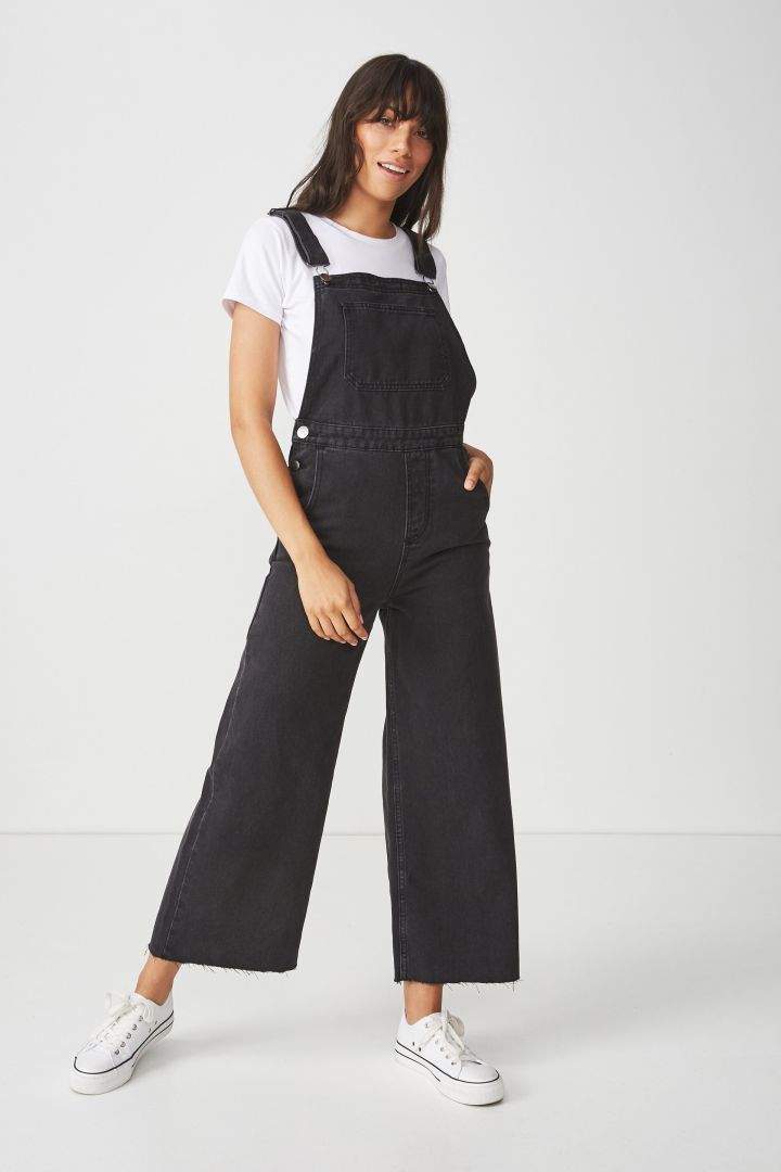 28 Pairs Of Overalls Because Dressing Like A Large Toddler Is Forever A Mood