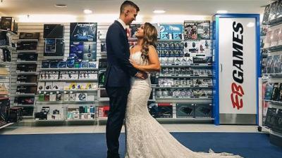 Please Toast This Couple That Got Wedding Photos At The EB Games Where They Met