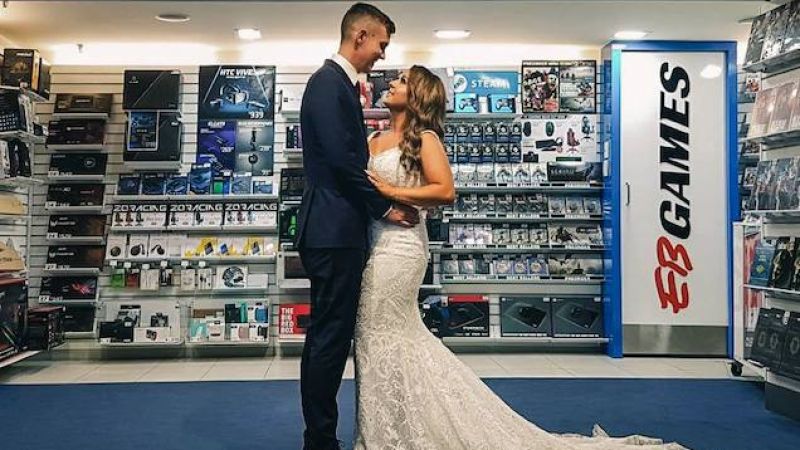 Please Toast This Couple That Got Wedding Photos At The EB Games Where They Met