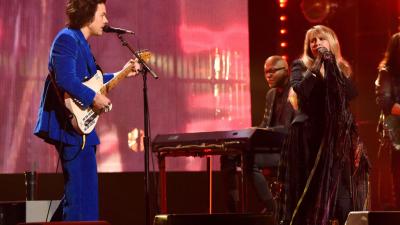 Stevie Nicks And Harry Styles Sang A Duet At The Rock & Roll Hall Of Fame