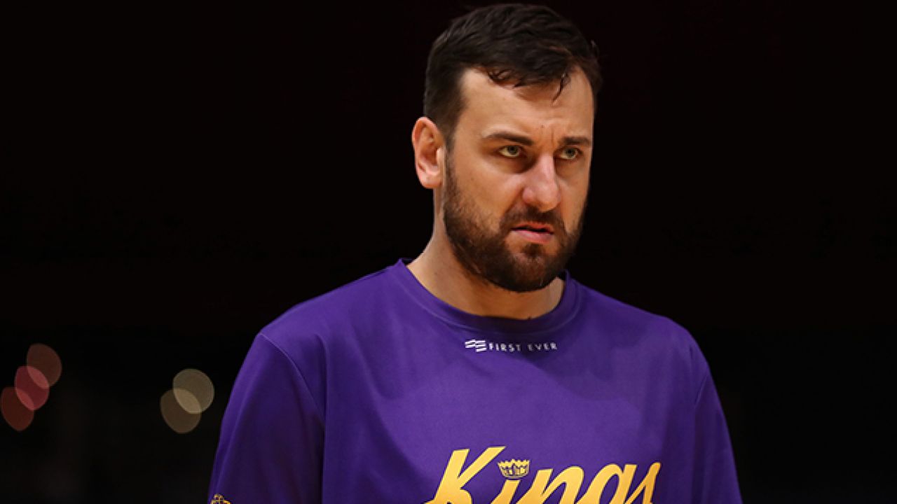 Conspiracist Andrew Bogut Joins Moon Truther Steph Curry At Golden State