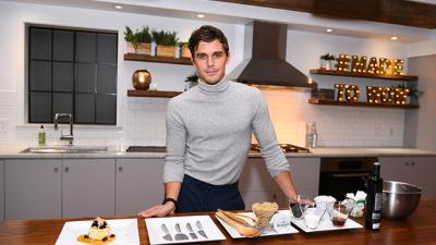 Least Important ‘Queer Eye’ Member Antoni Is A Meme Thanks To Pete Davidson