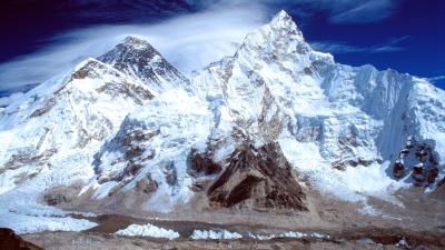 Mt Everest Climbers Finding Hidden Bodies Is Today’s Climate Change Nightmare