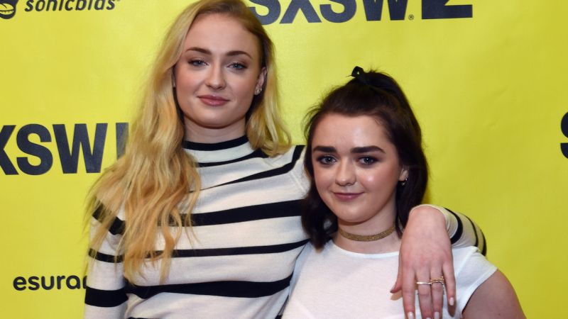 Maisie Williams & Sophie Turner Say They Tried To Kiss On Every ‘GoT’ Scene