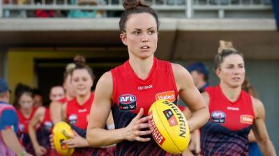 Daisy Pearce Signs On For AFLW 2020 10 Weeks After Having Twins