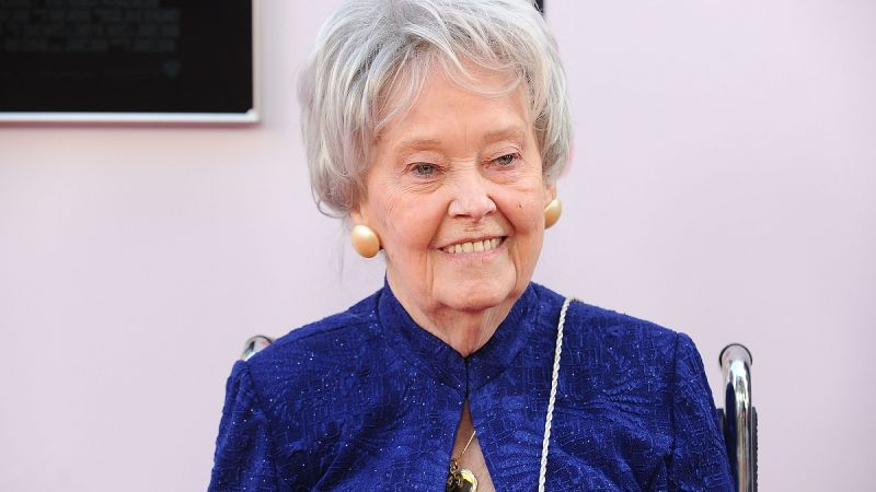 Lorraine Warren, Who Inspired ‘The Conjuring’ Series, Dies At 92