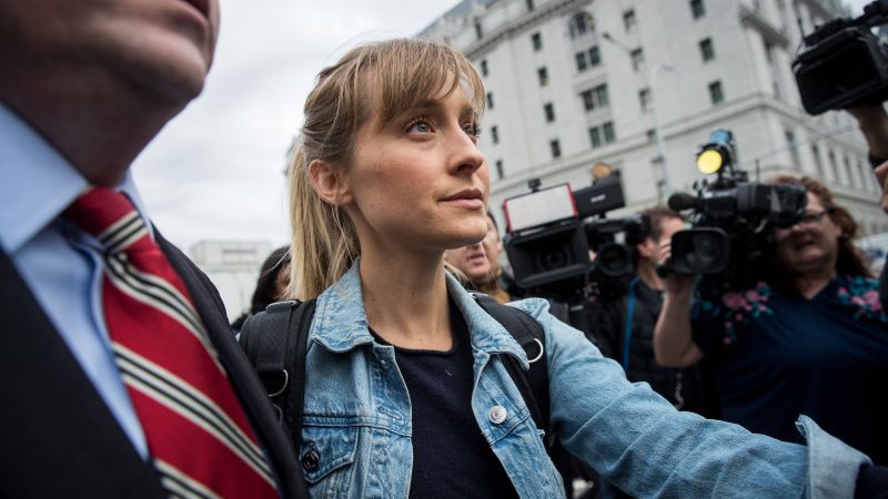 ‘Smallville’ Actress Allison Mack Pleads Guilty In Sex Cult Trafficking Case