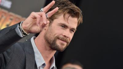 WATCH: Larrikin Chris Hemsworth Vandalises His Co-Stars’ ‘Endgame’ Posters