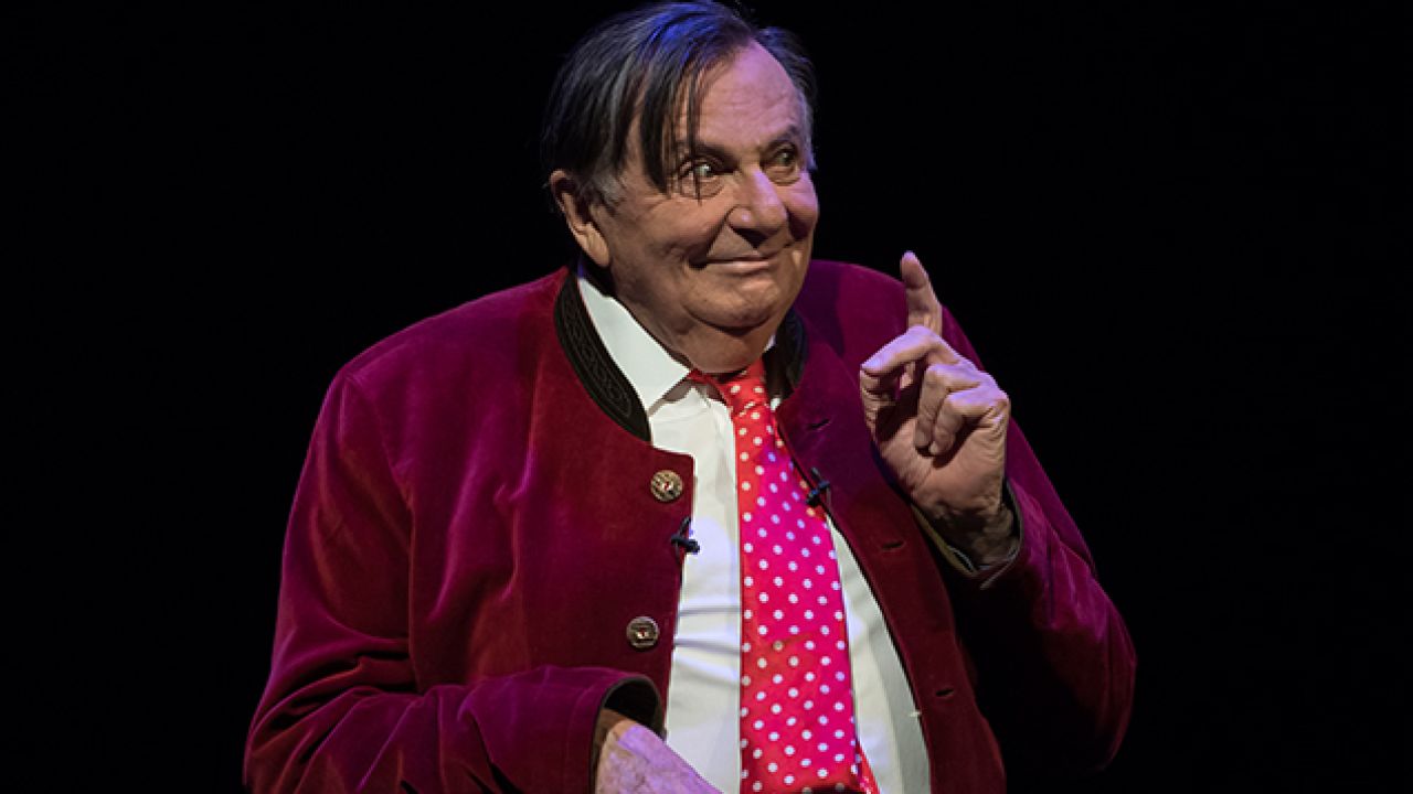 Melb Comedy Festival Bins Barry Humphries’ Name From Award Over Transphobia