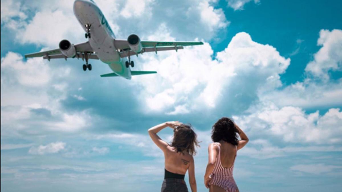 Taking A Popular Tourist Selfie With The Planes At Mai Khao Beach In Thailand Could Get You The Death Penalty