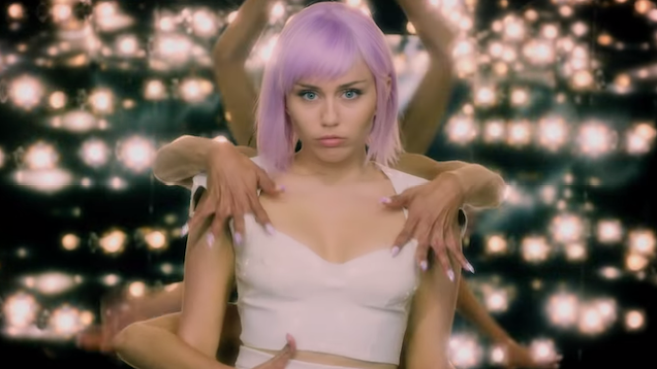 The ‘Black Mirror’ S5 Trailer Is Here & There’s Definitely A Miley Cyrus In It