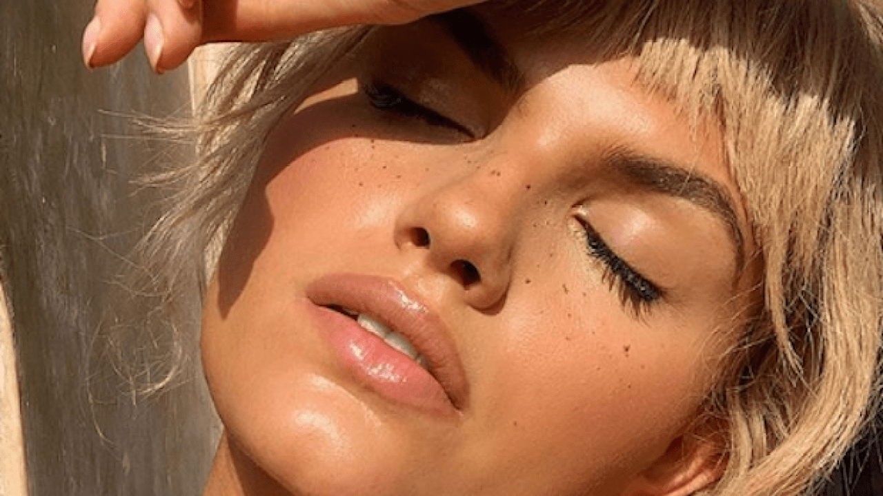 The Best Natural-Looking Bronzers To Look Sunkissed Even When It’s A Brisk 13C