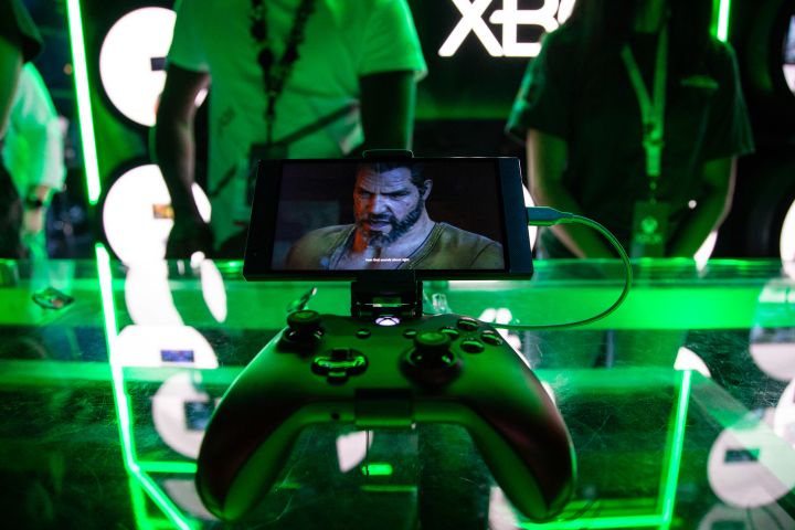We Took Xbox’s Impressive Game Streaming For A Spin & It Actually Worked