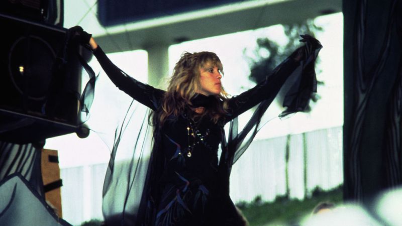 How To Celebrate Winter Solstice Like The Pseudo-Stevie Nicks That You Are