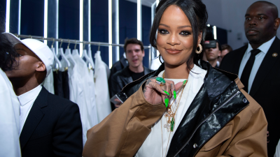 Rihanna Is Now The World’s Richest Female Musician, Guess She Got Her Money