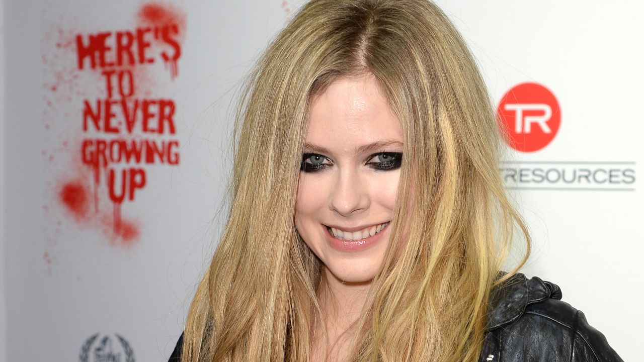 Behind The Wild & Obviously True Internet Theory That Avril Lavigne Died In 2003