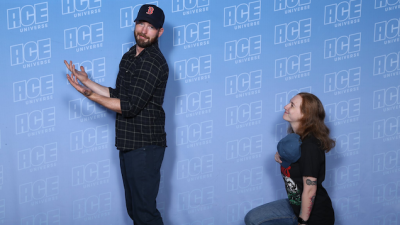 Patriotic Fan Uses Photo Op With Chris Evans To Salute America’s Ass