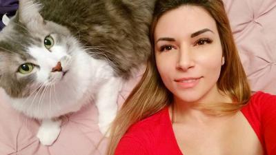 Twitch Streamer Alinity Cops Backlash For Throwing Her Pet Cat In A Live Video